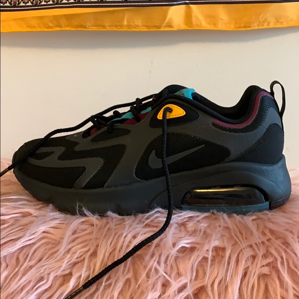 NIKE AIR MAX 200 W